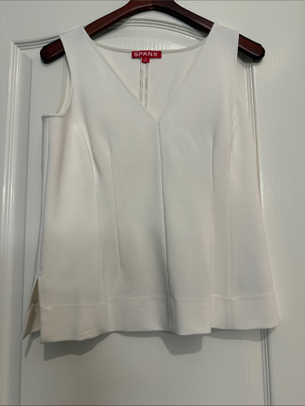 SPANX White V-Neck Sleeveless Shell